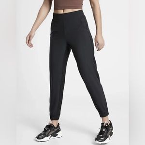 N22 Athleta Brooklyn Jogger Pants Lined Black Womens Size 6